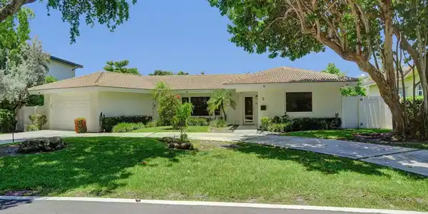 5 Gatehouse