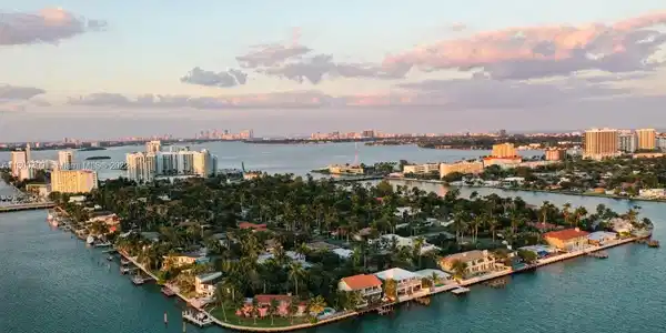 7731 Coquina Dr