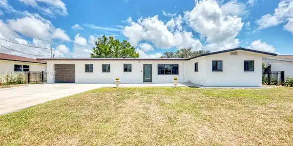 320 REDWOOD ROAD