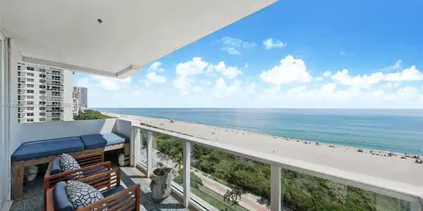 5601 Collins Ave