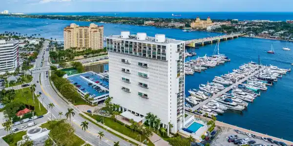400 N Flagler