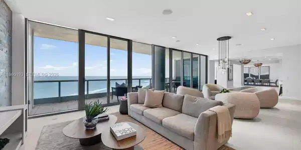 5959 Collins Ave