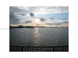 7845 NE Bayshore Ct Unit 9
