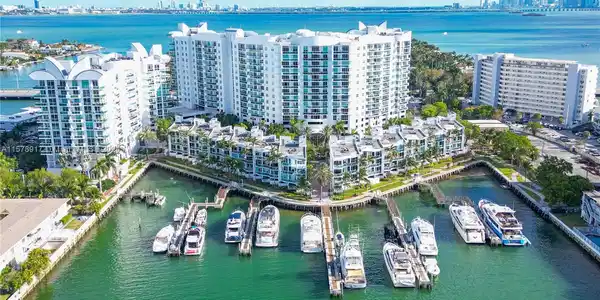 7900 Harbor Island Dr