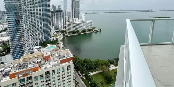 1900 N Bayshore Dr
