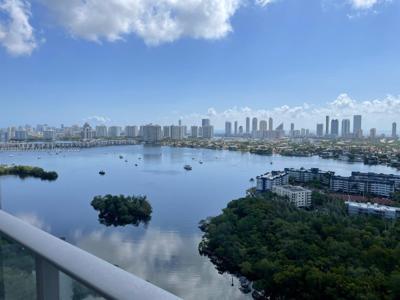 16385 Biscayne Blvd