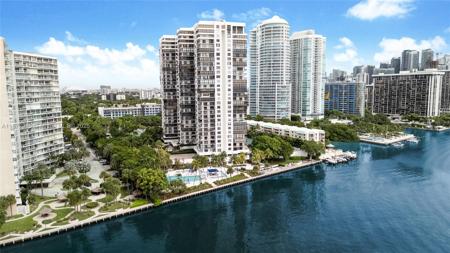 2333 Brickell Ave