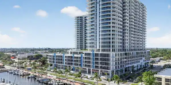 220 Lake Shore
