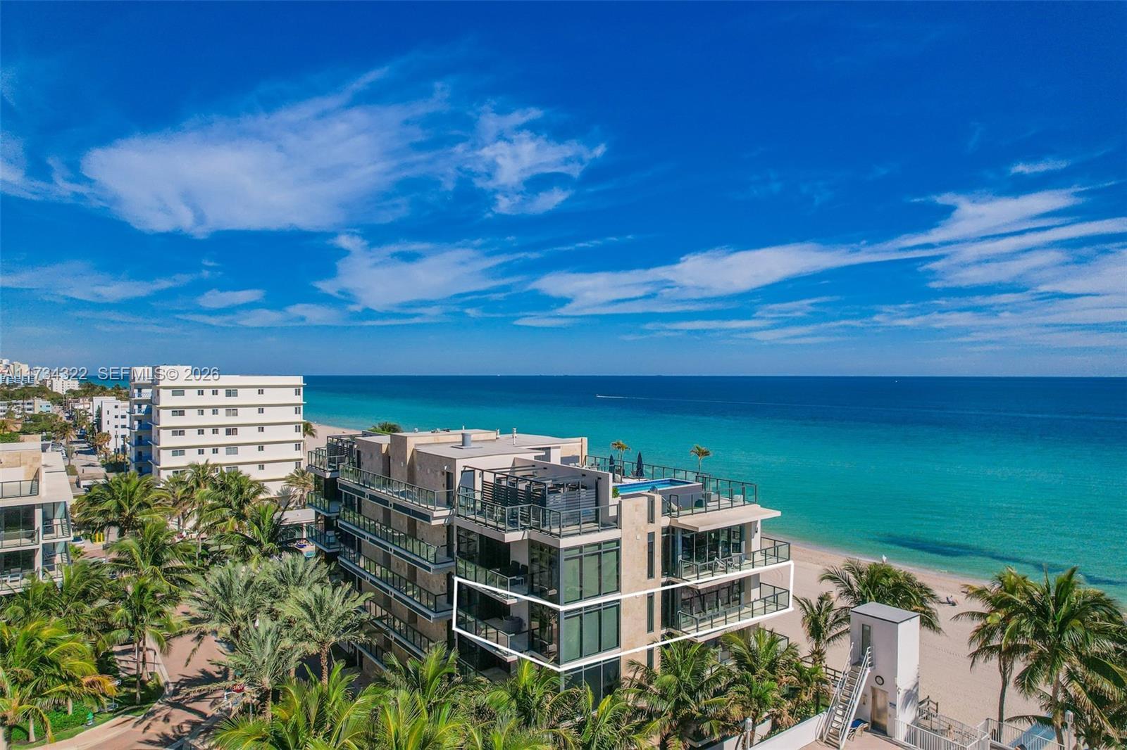 Image 3: Stunning oceanfront condominium!