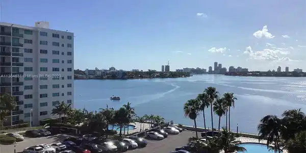 7501 E Treasure Dr Unit 6M
