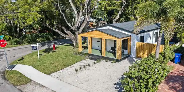 648 NE 16th