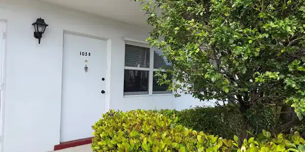 2050 NE 39th NE