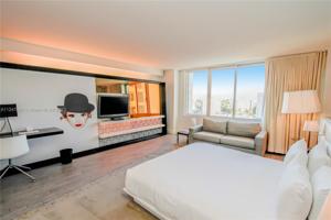 1100 West Ave Unit 725