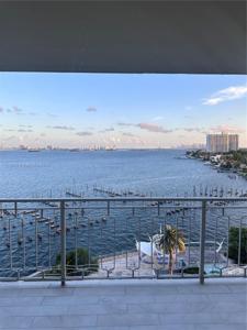 11111 Biscayne Blvd