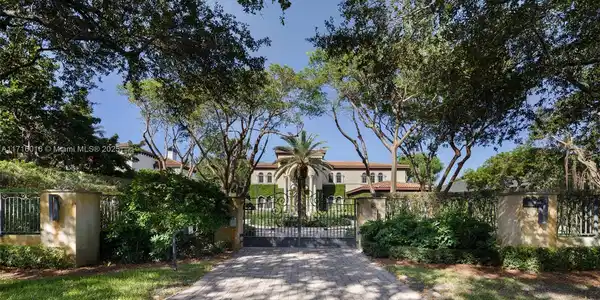 9940 W Suburban Dr