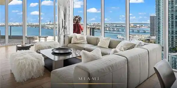 2020 N Bayshore Dr