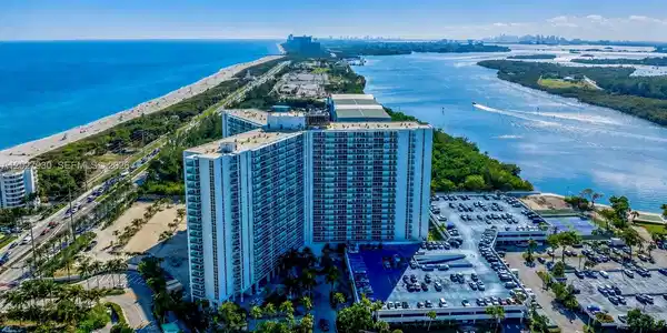 100 Bayview Dr