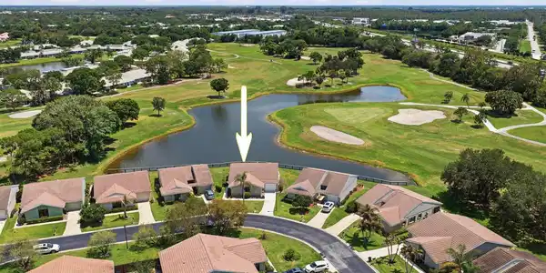 2669 SW Egret Pond