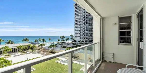 4300 N Ocean