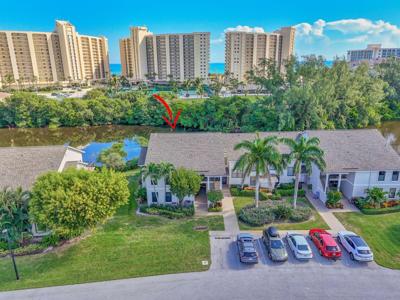 2102 Fairway S