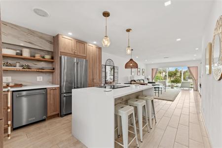 2400 NE 36th