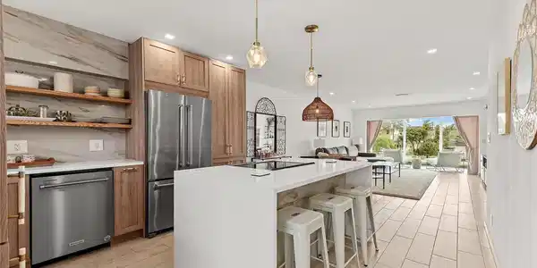 2400 NE 36th
