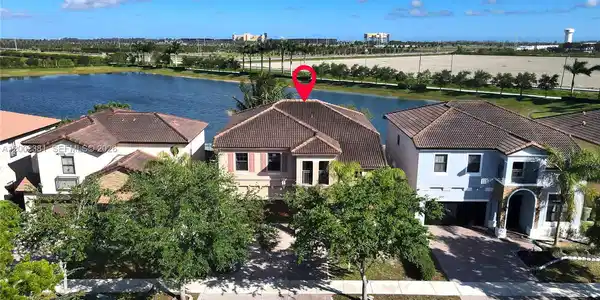 685 SE 37th Pl