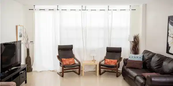 Image 2: Living Room