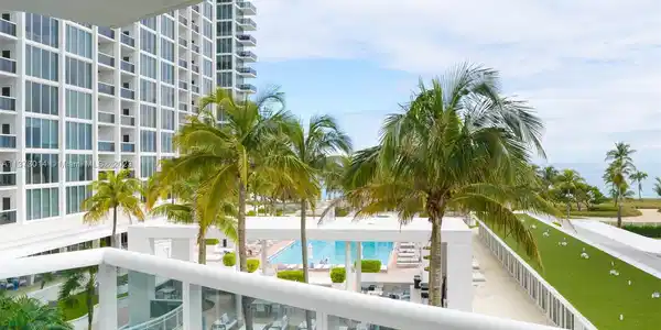 10275 Collins Ave Unit 320