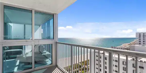 2655 Collins Ave