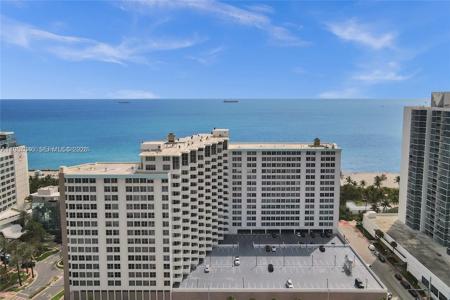 2899 Collins Ave