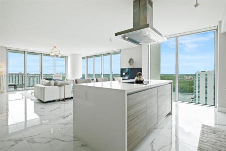 330 Sunny Isles Blvd