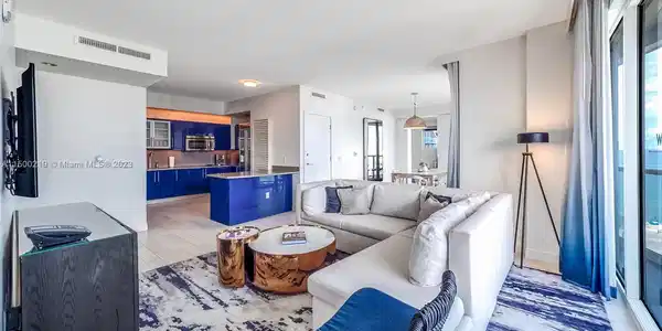 3101 Bayshore Dr