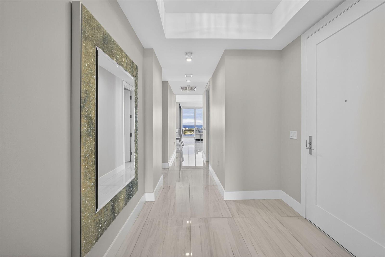 Image 3: UNIT ENTRY EAST CORRIDOR