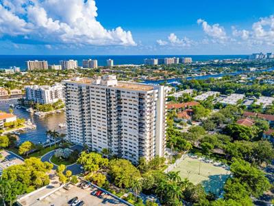 3200 Port Royale Dr N