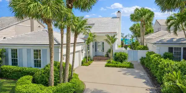 171 S Camelia