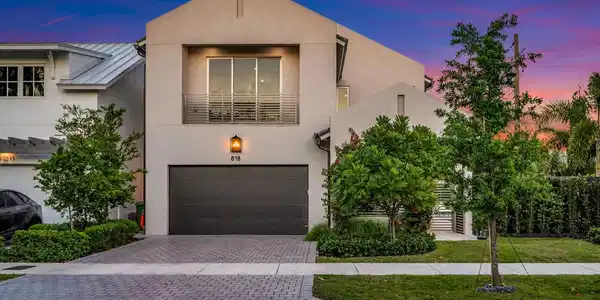 618 NE 15th