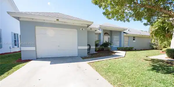 452 SE 20th Dr