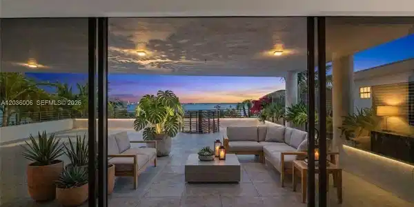 1930 Bay Dr