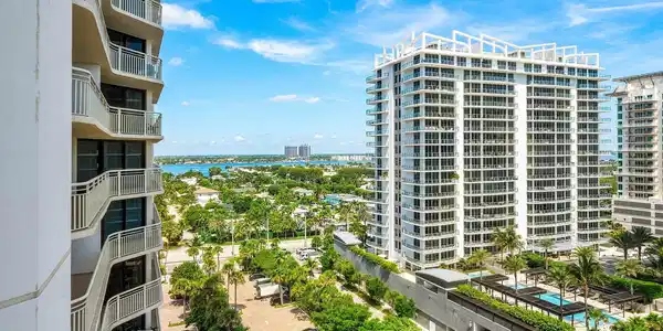 Image 4: 029-3000NorthOceanDrive-15C-RivieraBeach