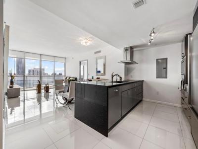 495 Brickell Ave