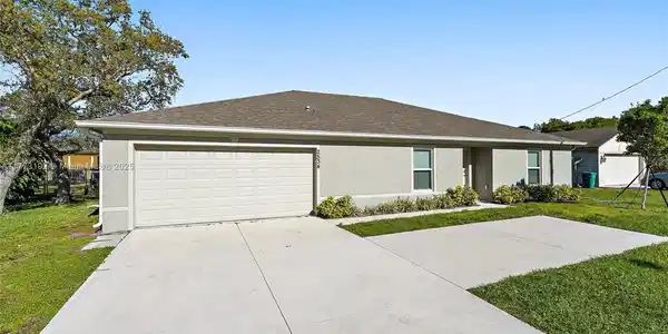 2534 SE Floresta Dr
