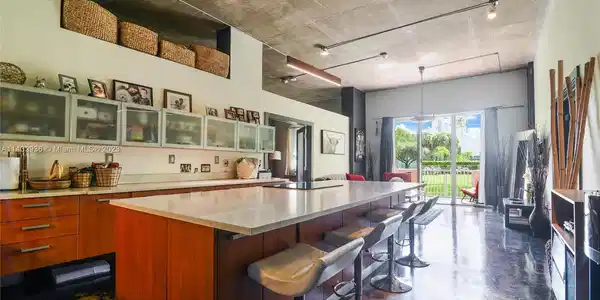 11111 Biscayne Blvd