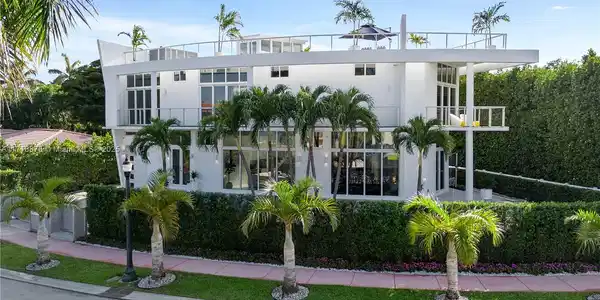 412 E Rivo Alto Dr