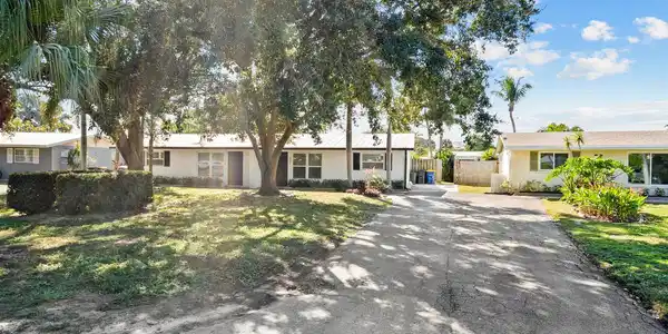 2446 SW Hideaway