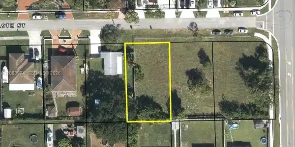 Image 3: Lot lines approximate