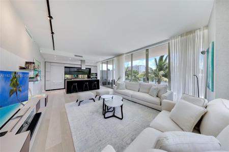 300 Collins Ave