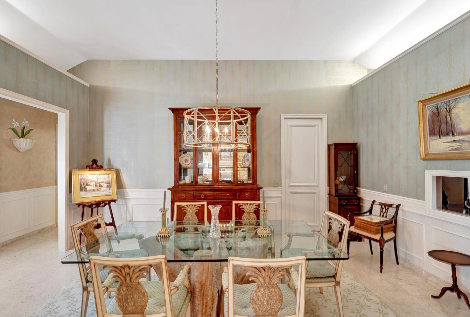 Image 4: Formal Dining