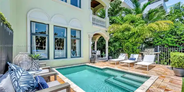 170 Isle Of Venice Dr
