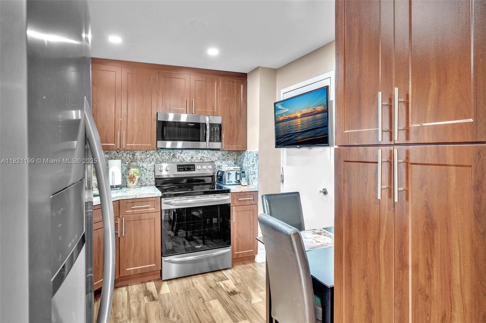 Image 4: Kitchen 1